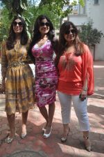 Shamita Shetty, Kiran Bawa at Shilpa Shetty_s baby shower ceremony in Juhu, Mumbai on 3rd May 2012 (19).JPG